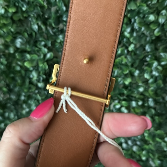 Tory Burch Britten Ivory Tan Belt with Gold Buckle Reversible Size XXL - Picture 5 of 6